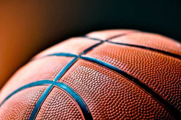 Quels sont les avantages de l'entraînement en force pour les joueurs de basketball ?